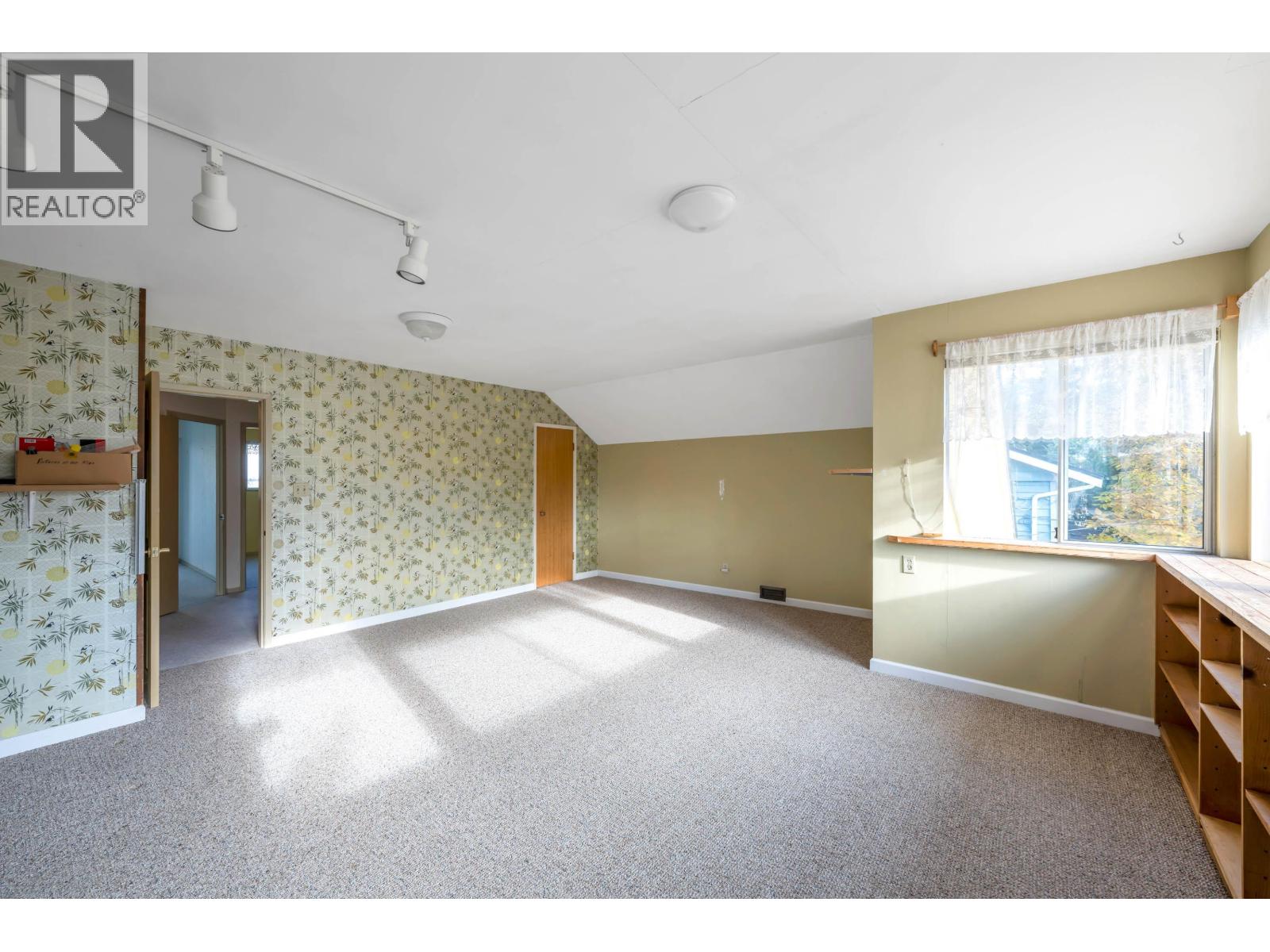 5855 CRESCENT Drive, Delta