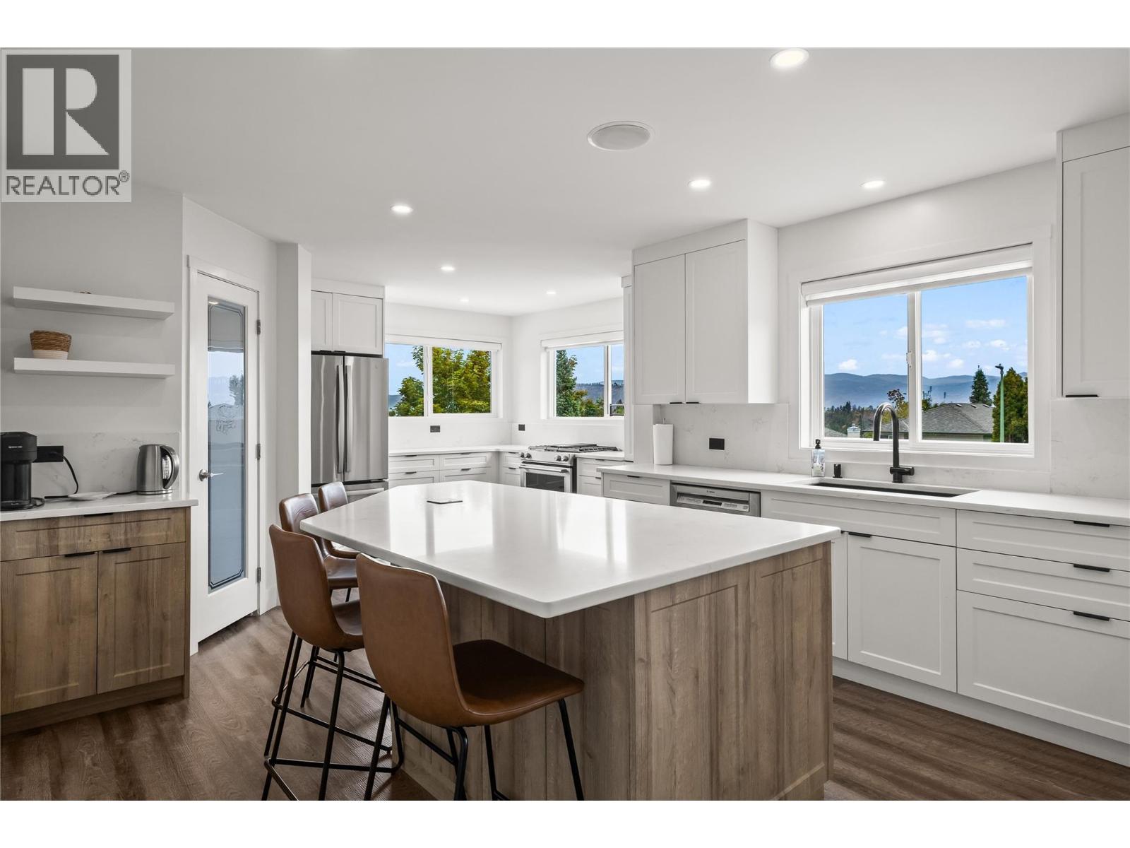  2336 Shannon Woods Drive, West Kelowna