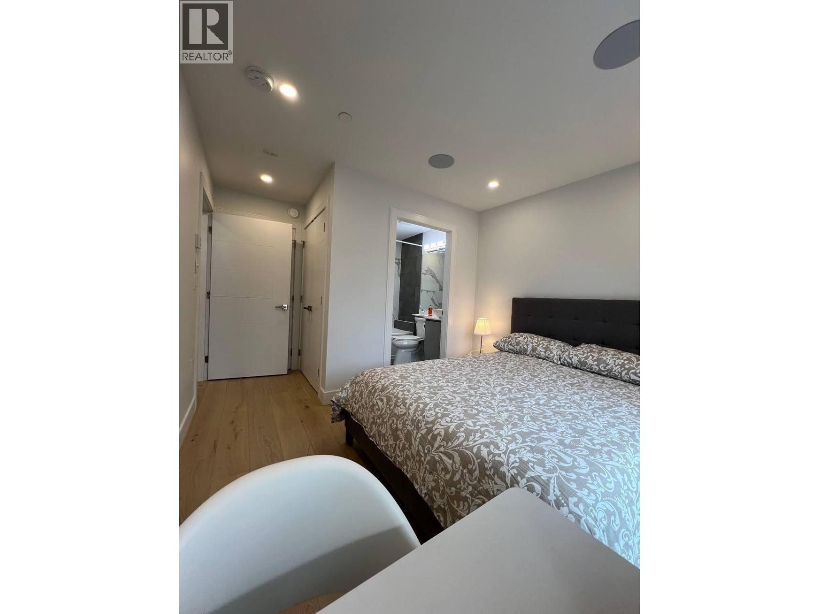 2885 E GEORGIA STREET, Vancouver