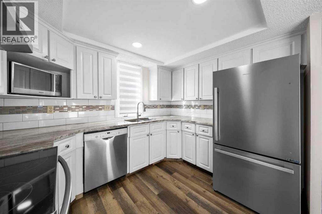 Single Family House for Sale in  Strathlorne Crescent SW Strathcona Park Calgary 