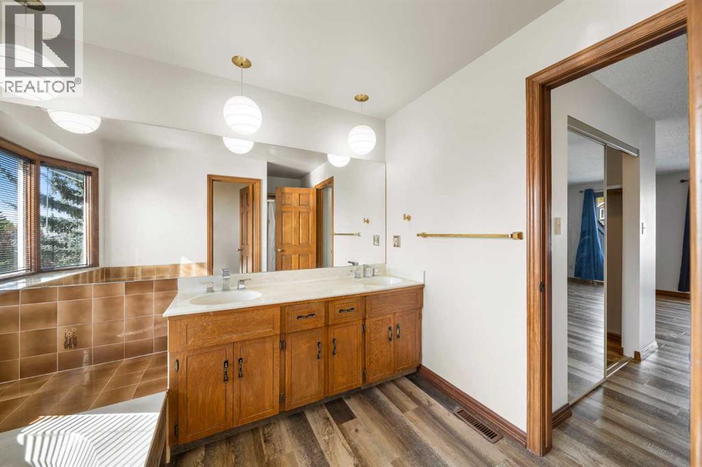 Single Family House for Sale in  Strathlorne Crescent SW Strathcona Park Calgary 