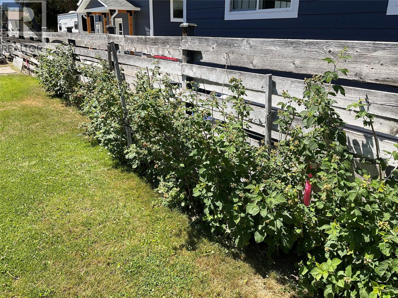 431 Hartland Avenue, Midway