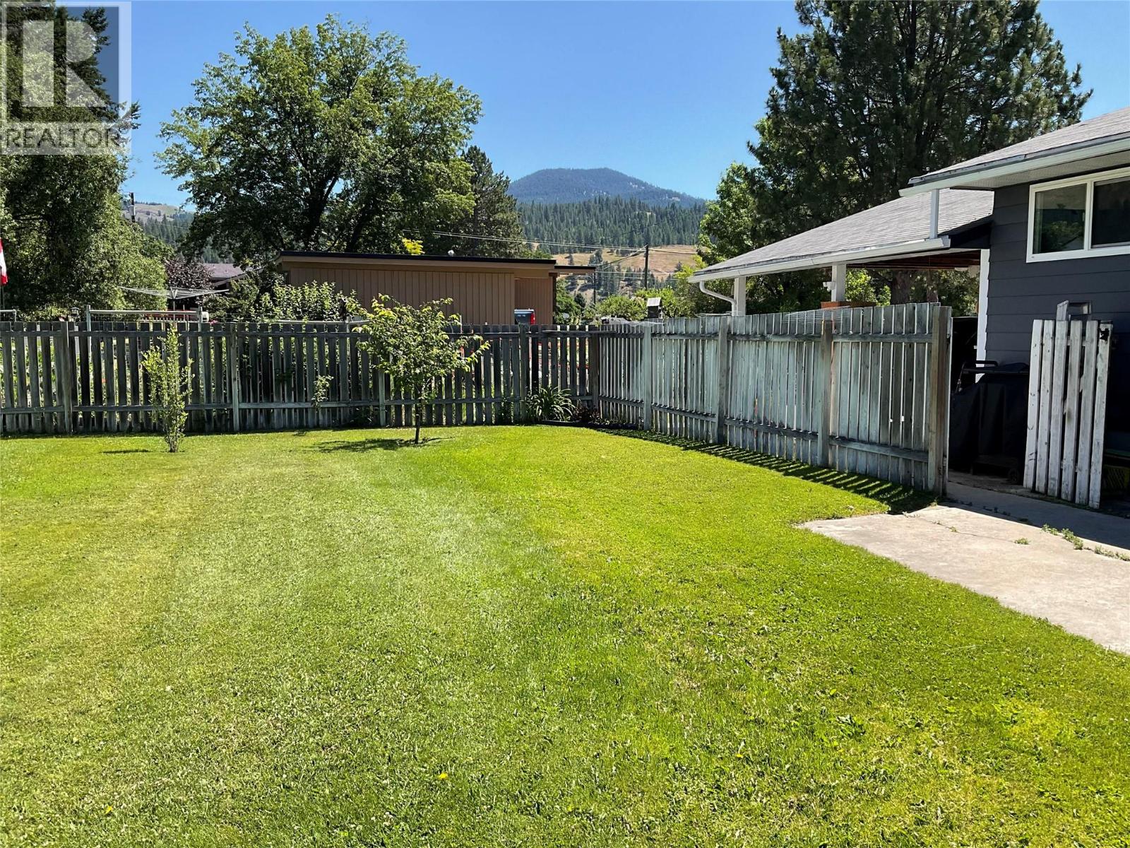 431 Hartland Avenue, Midway