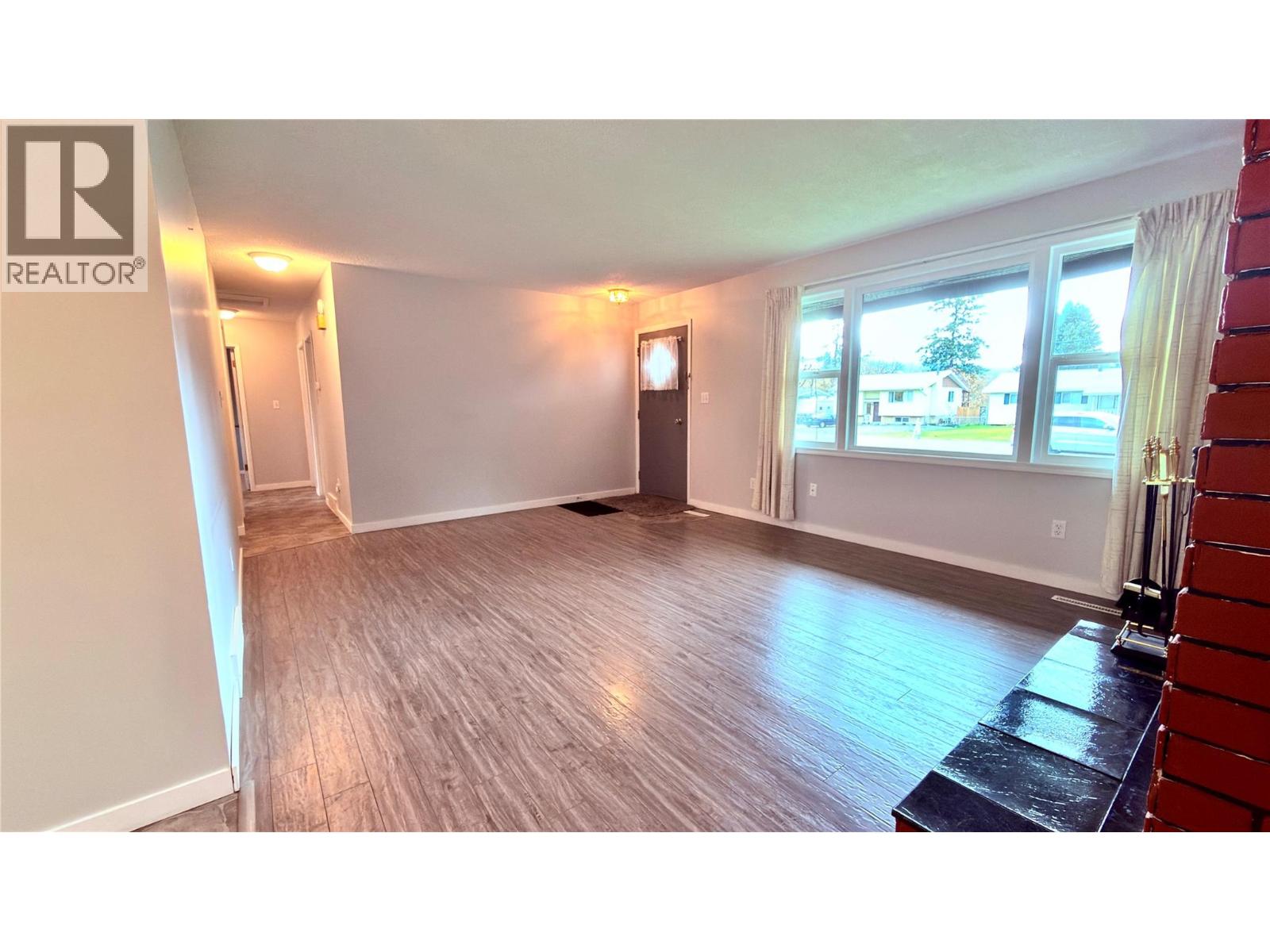 431 Hartland Avenue, Midway