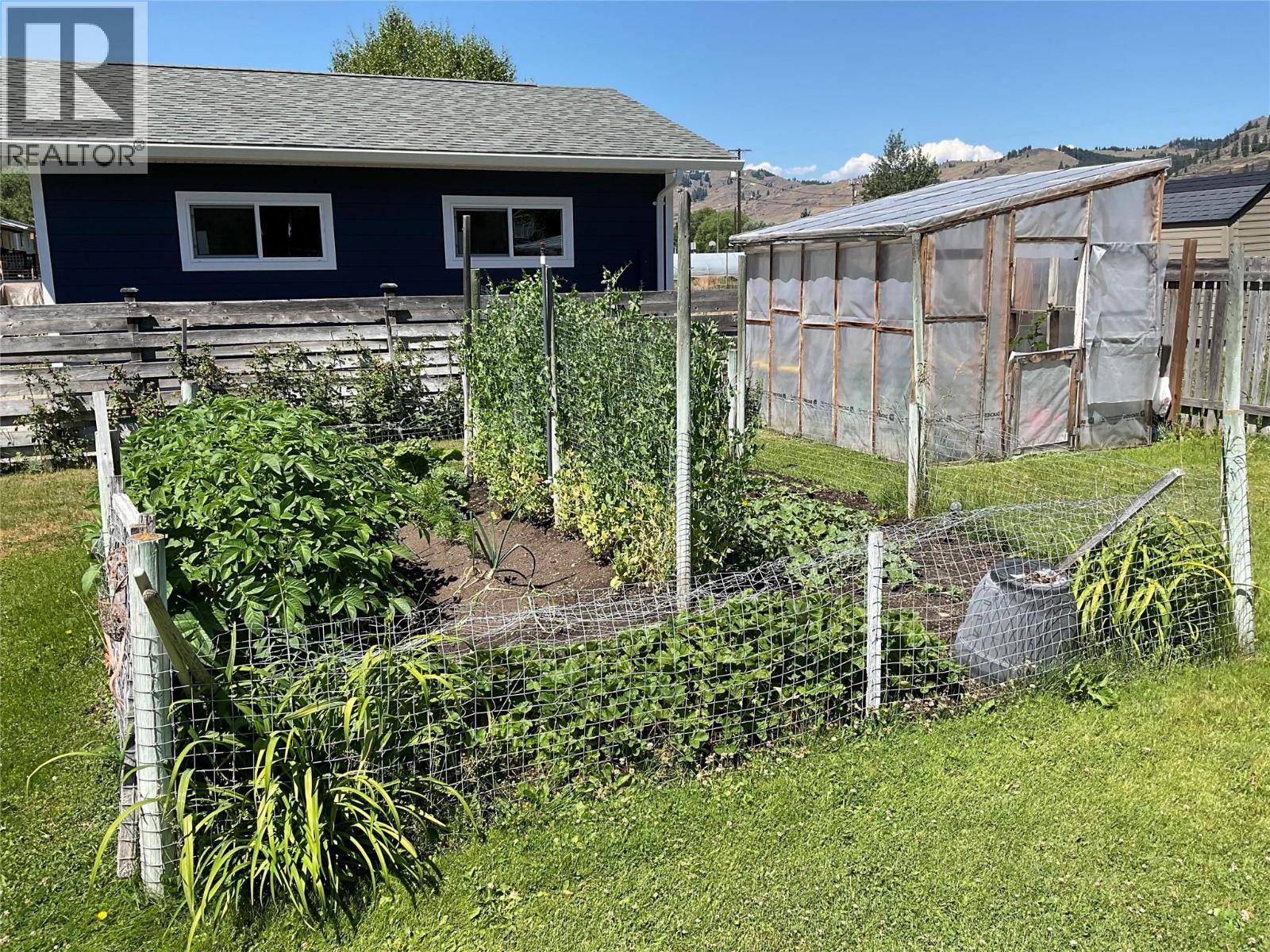 431 Hartland Avenue, Midway