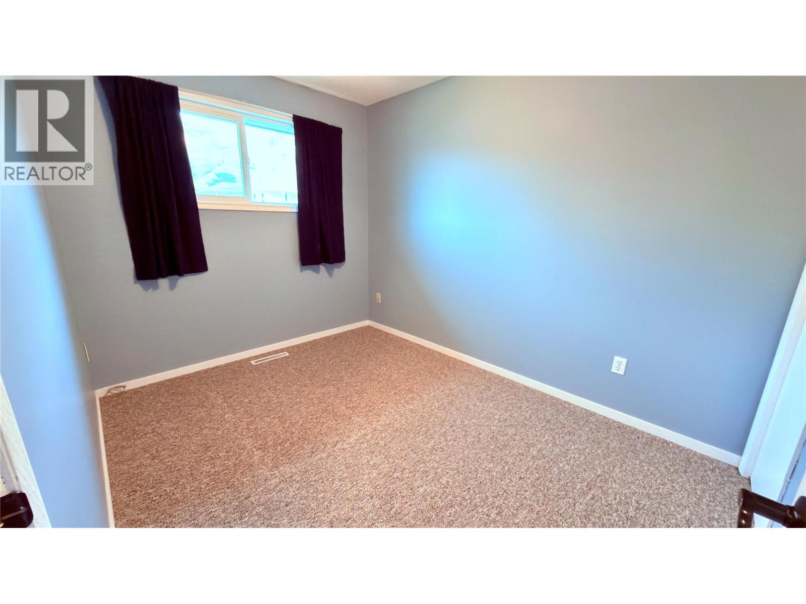 431 Hartland Avenue, Midway