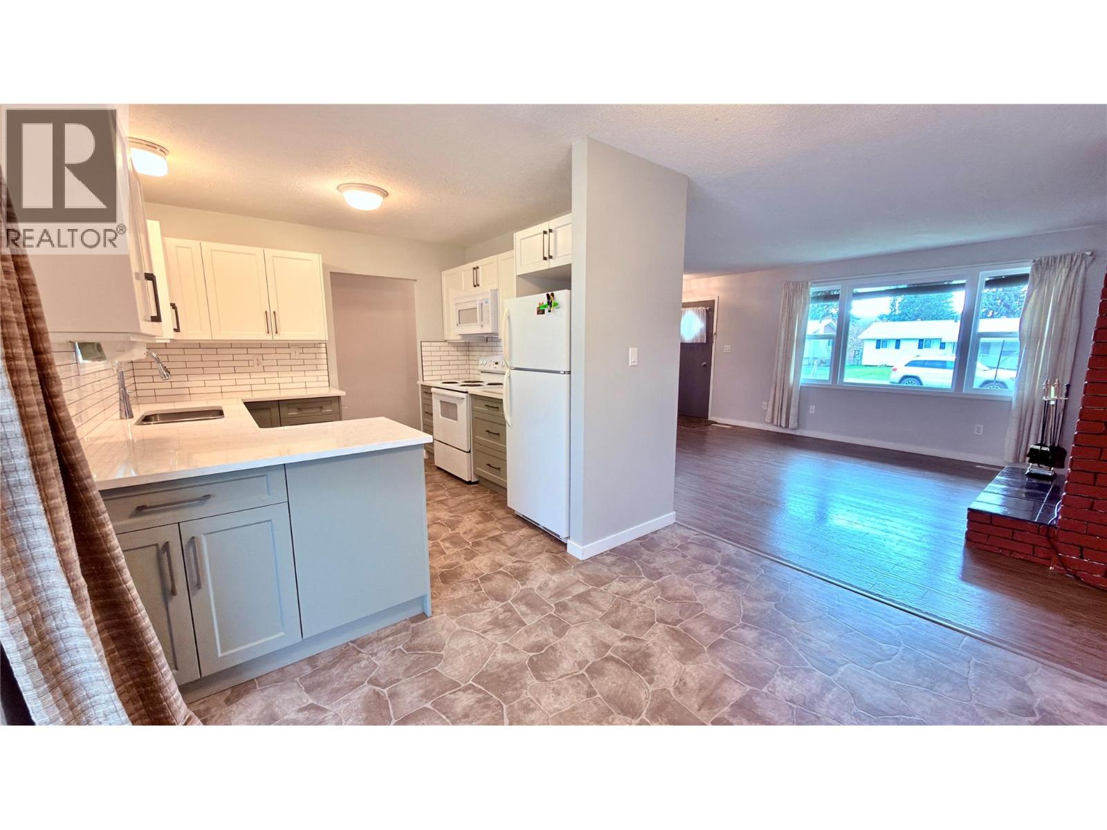 431 Hartland Avenue, Midway