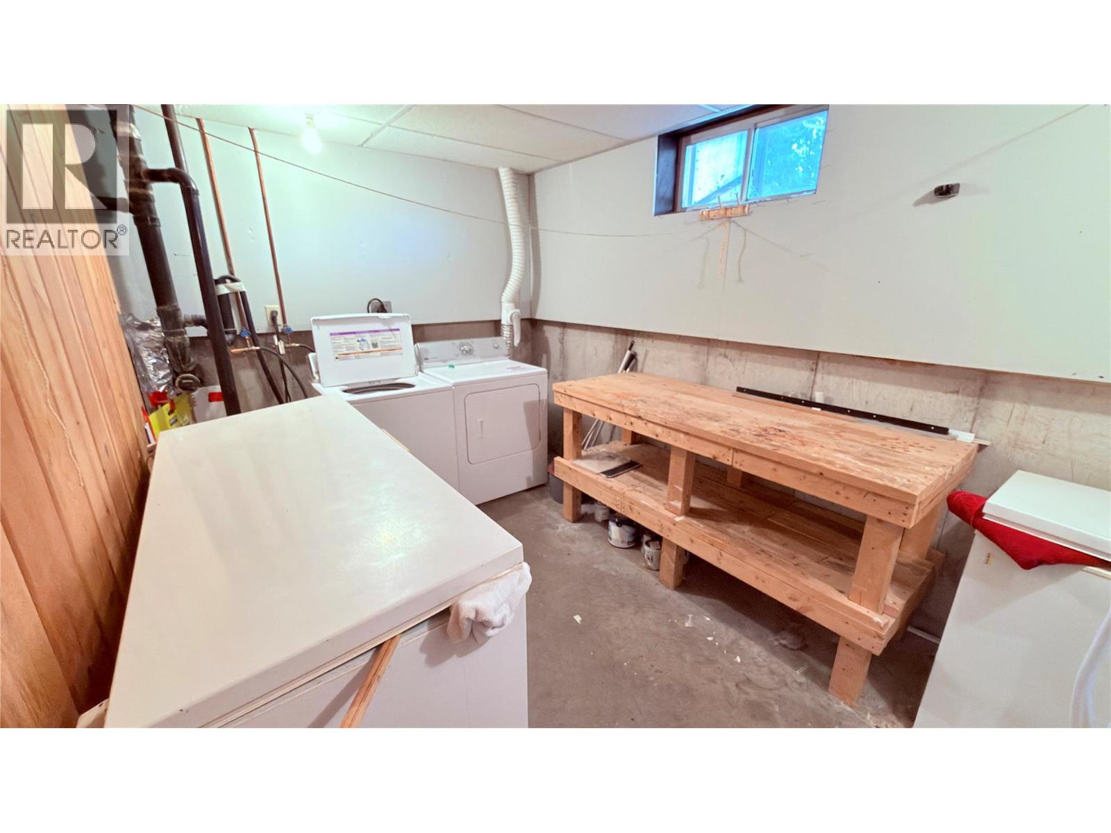 431 Hartland Avenue, Midway