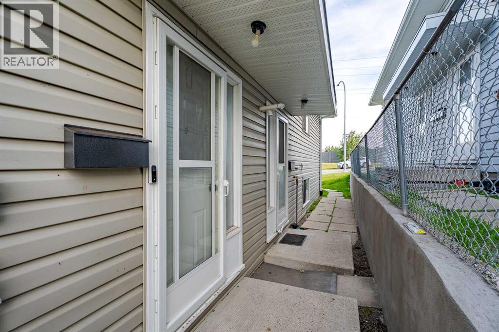 Multi-family House Bi-level for Sale in  Sabrina Road SW Southwood Calgary 