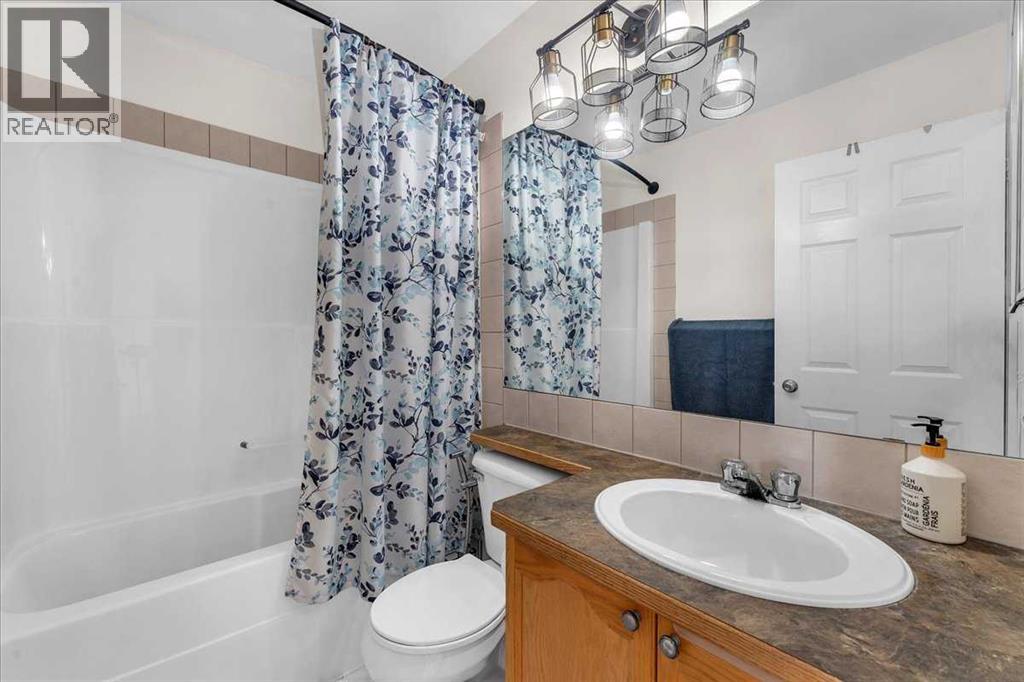 Single Family House for Sale in  Tuscany Ridge Terrace NW Tuscany Calgary 