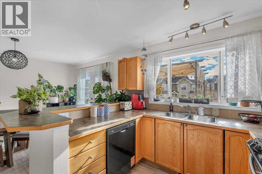 Single Family House for Sale in  Tuscany Ridge Terrace NW Tuscany Calgary 