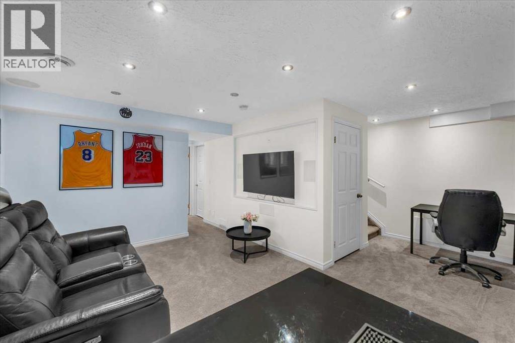 Single Family House for Sale in  Tuscany Ridge Terrace NW Tuscany Calgary 