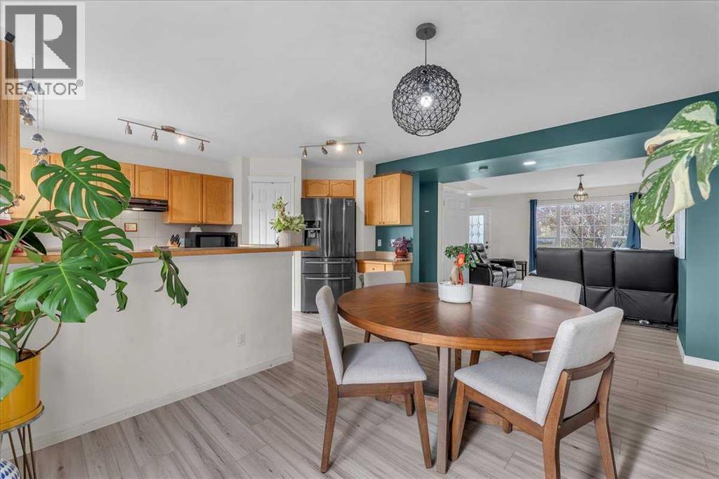 Single Family House for Sale in  Tuscany Ridge Terrace NW Tuscany Calgary 