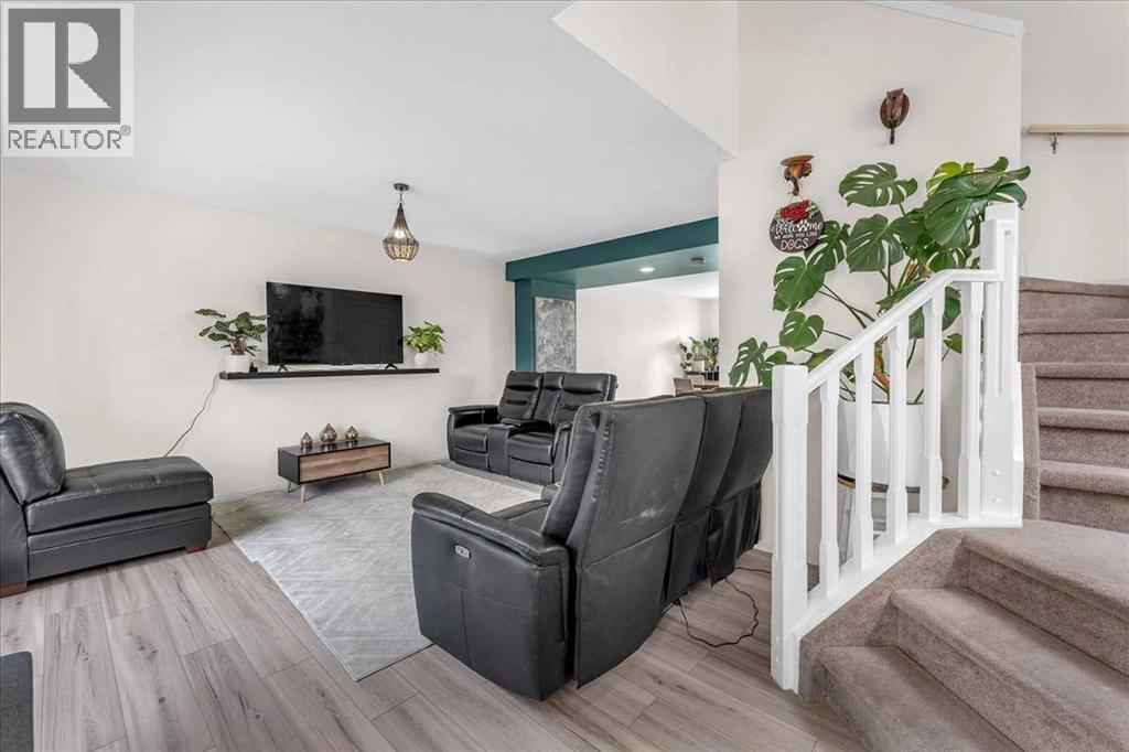 Single Family House for Sale in  Tuscany Ridge Terrace NW Tuscany Calgary 