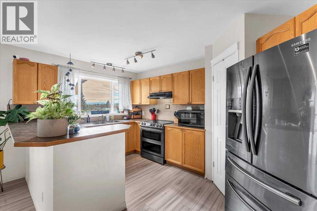 Single Family House for Sale in  Tuscany Ridge Terrace NW Tuscany Calgary 