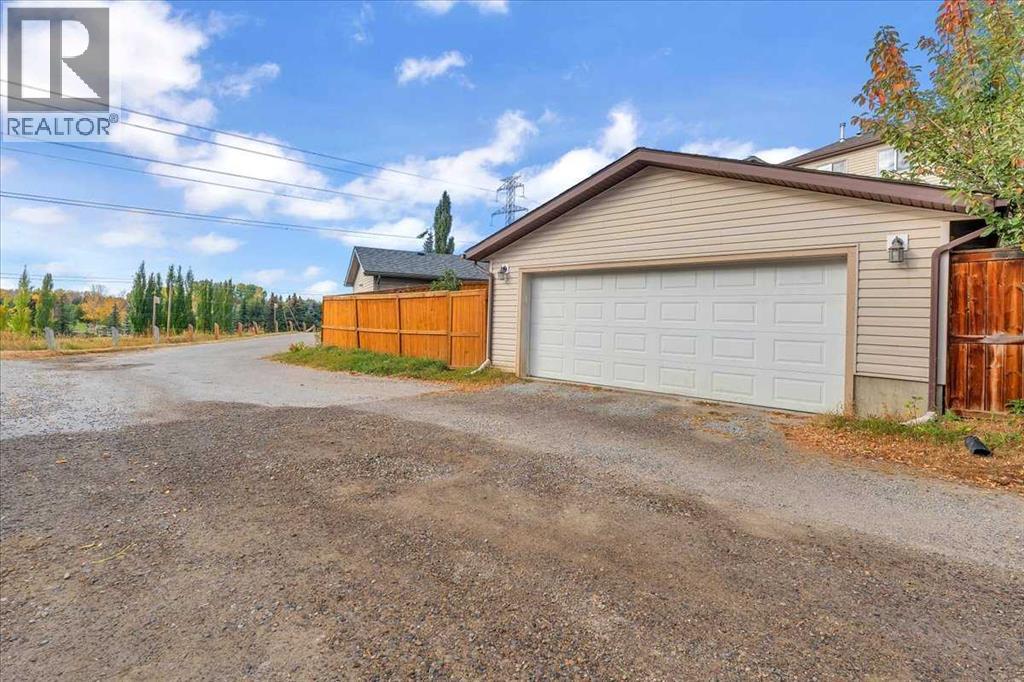 Single Family House for Sale in  Tuscany Ridge Terrace NW Tuscany Calgary 