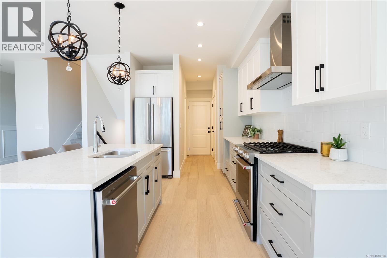  1536 Marble Place, Langford