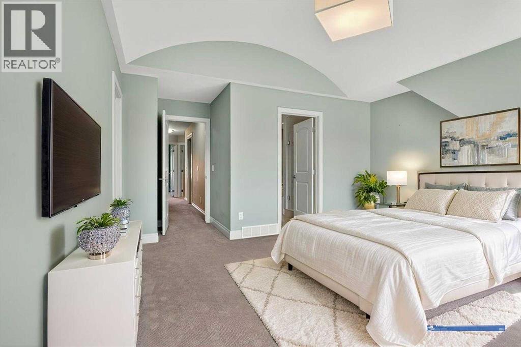 Single Family House for Sale in   Street NW Parkdale Calgary 