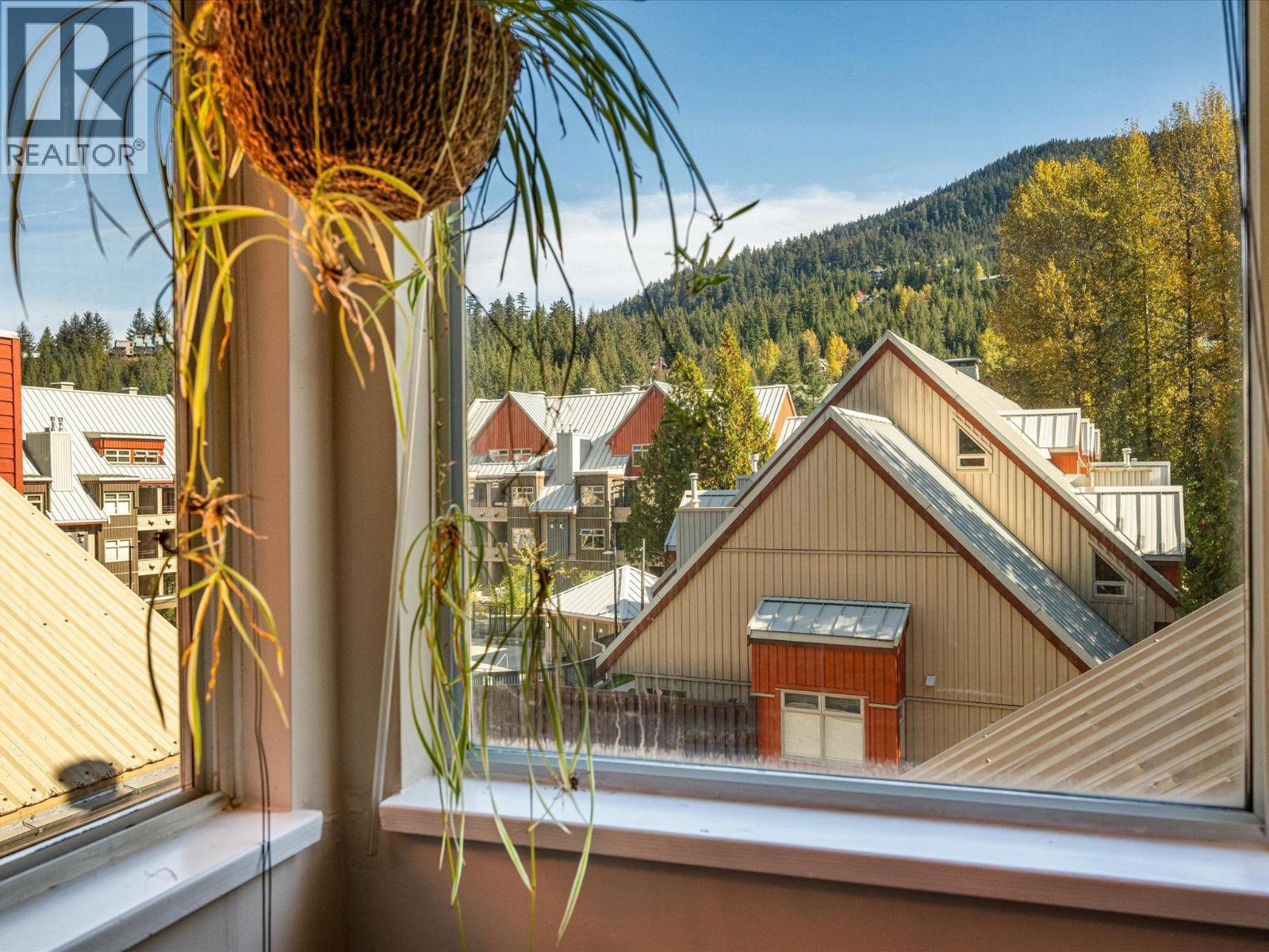 4 2227 SAPPORO DRIVE, Whistler