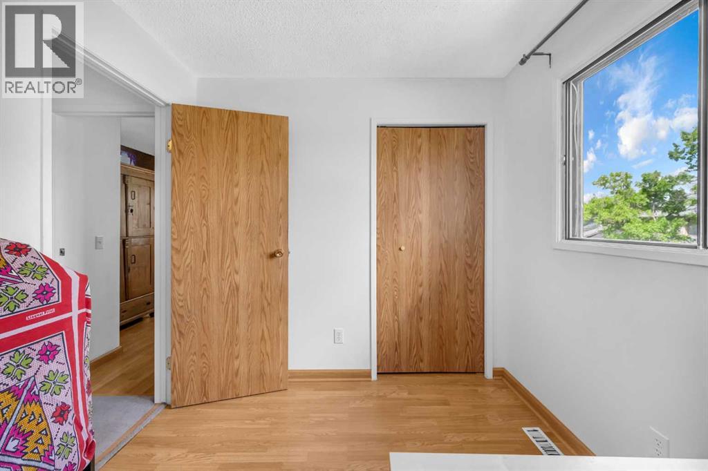 Single Family House for Sale in  Templegreen Road NE Temple Calgary 