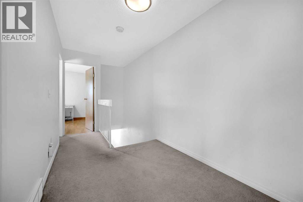 Single Family House for Sale in  Templegreen Road NE Temple Calgary 