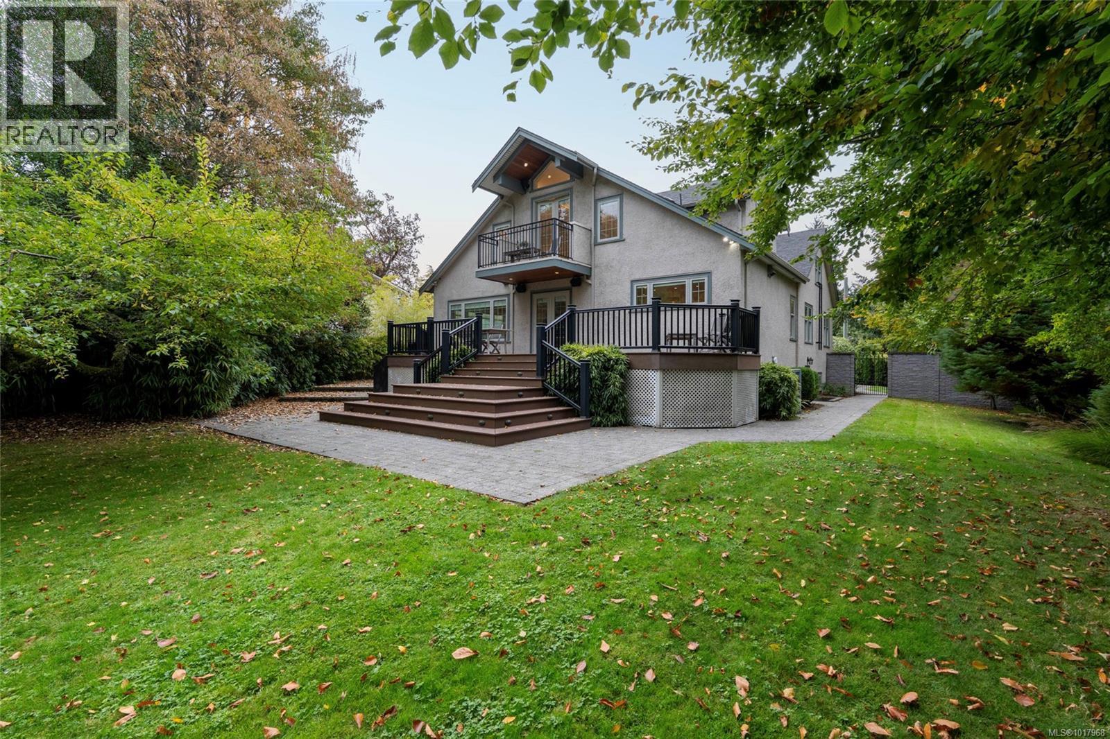 1690 Ash Rd, Saanich