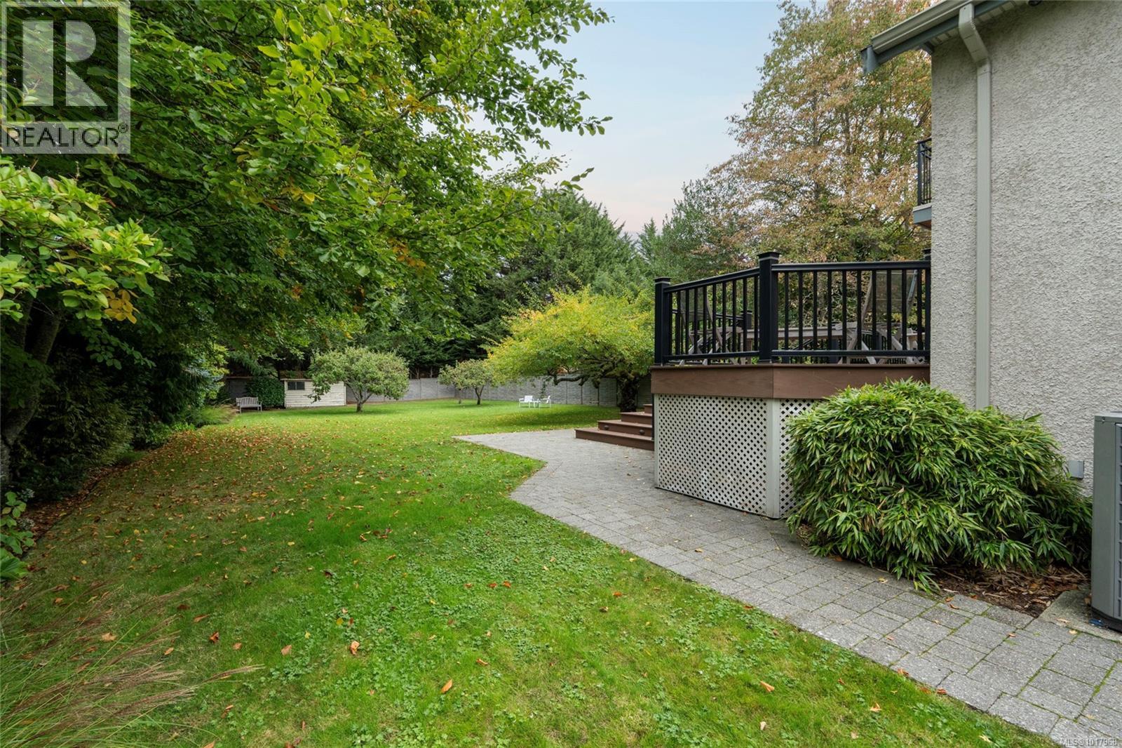 1690 Ash Rd, Saanich