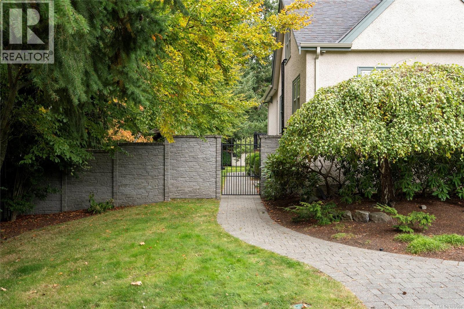 1690 Ash Rd, Saanich