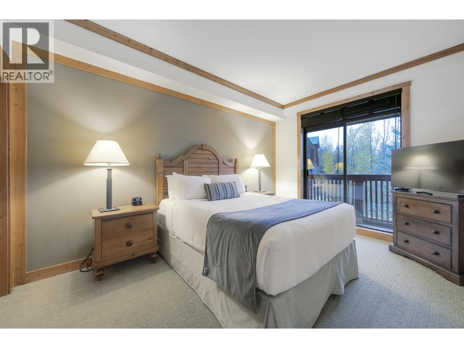 401 2202 GONDOLA WAY, Whistler