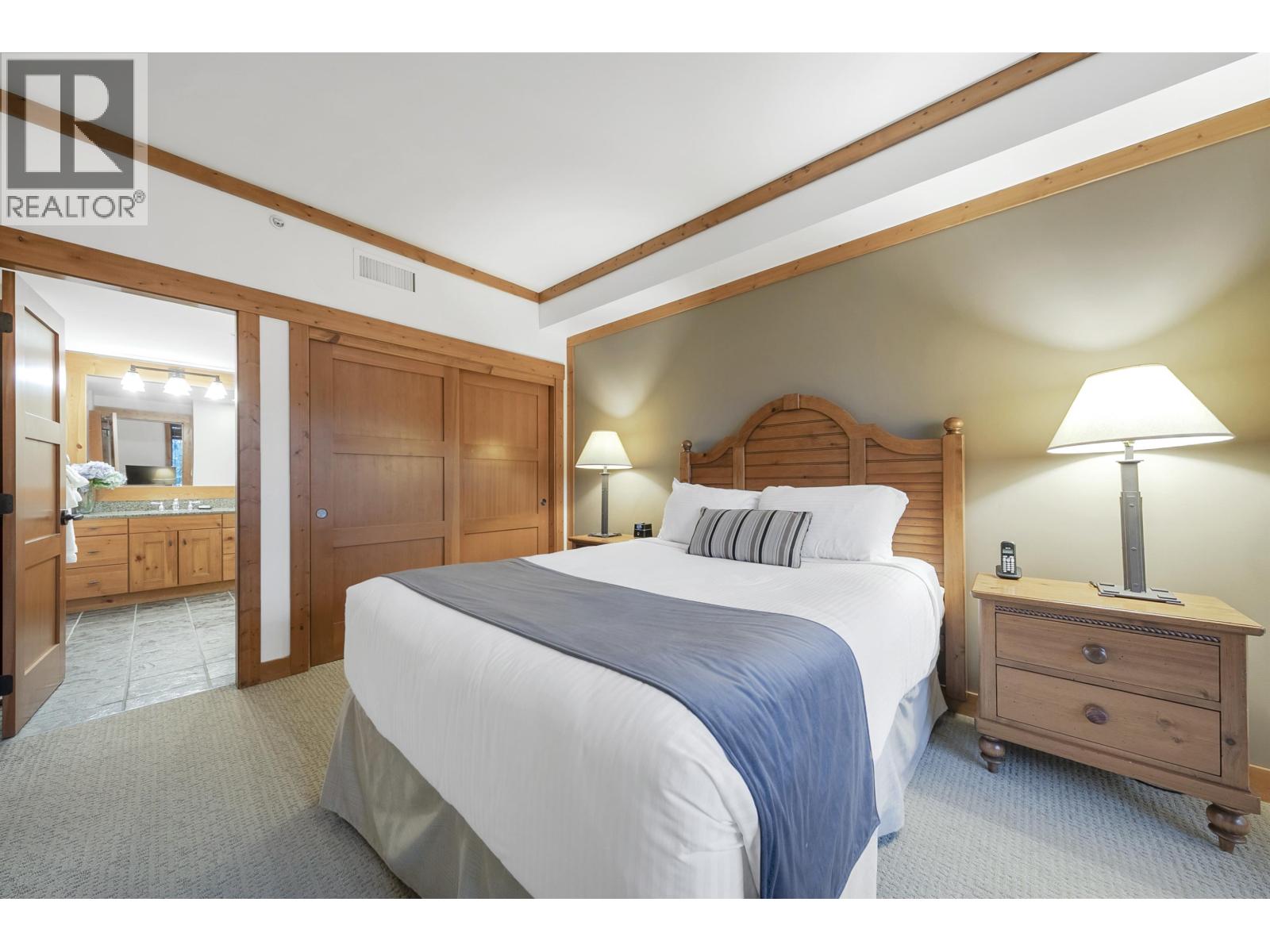 401 2202 GONDOLA WAY, Whistler