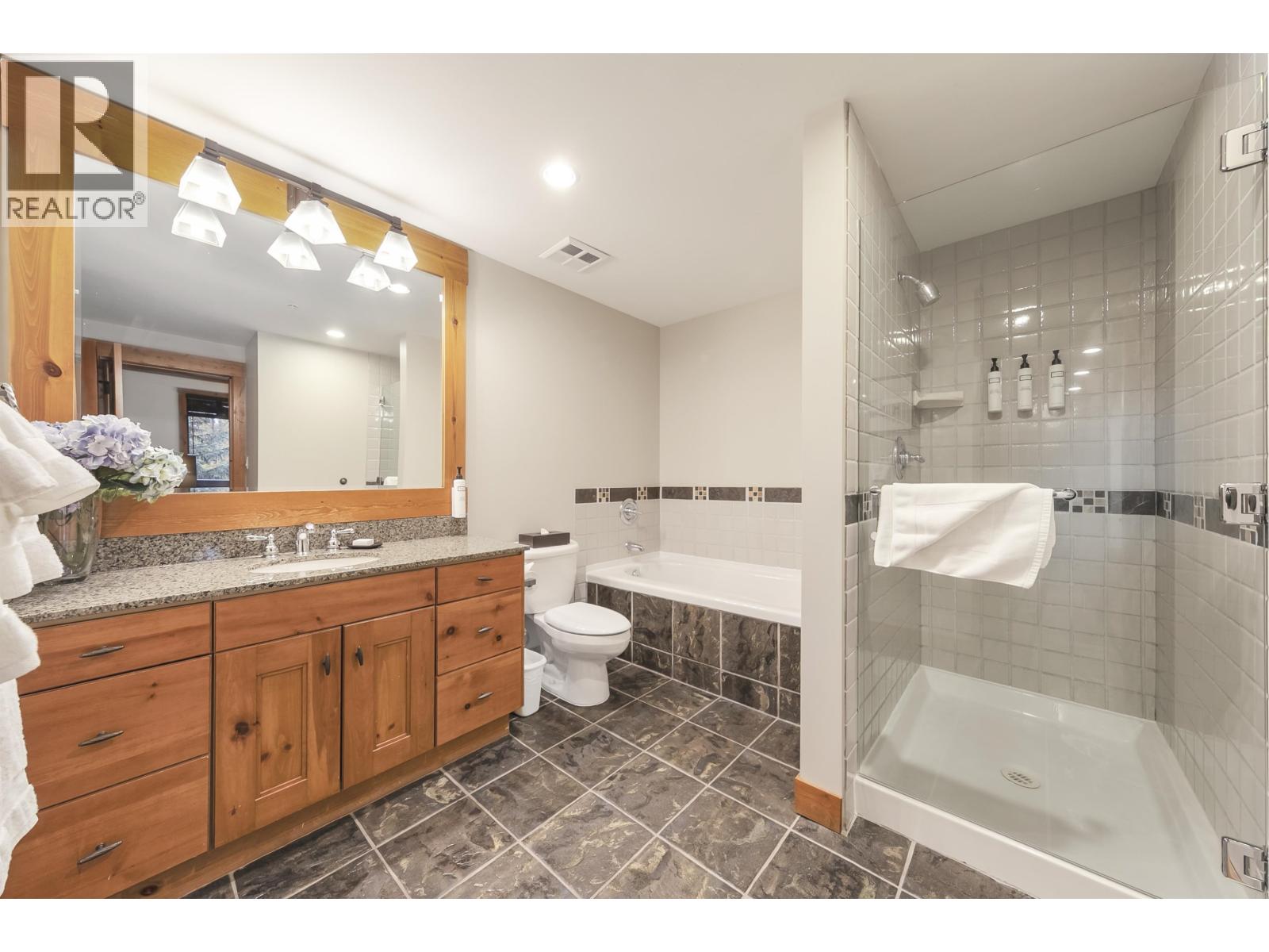 401 2202 GONDOLA WAY, Whistler