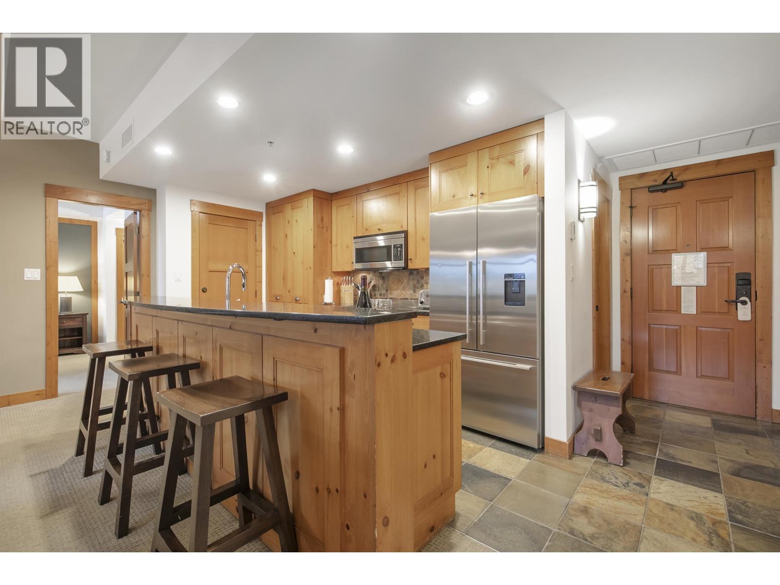 401 2202 GONDOLA WAY, Whistler