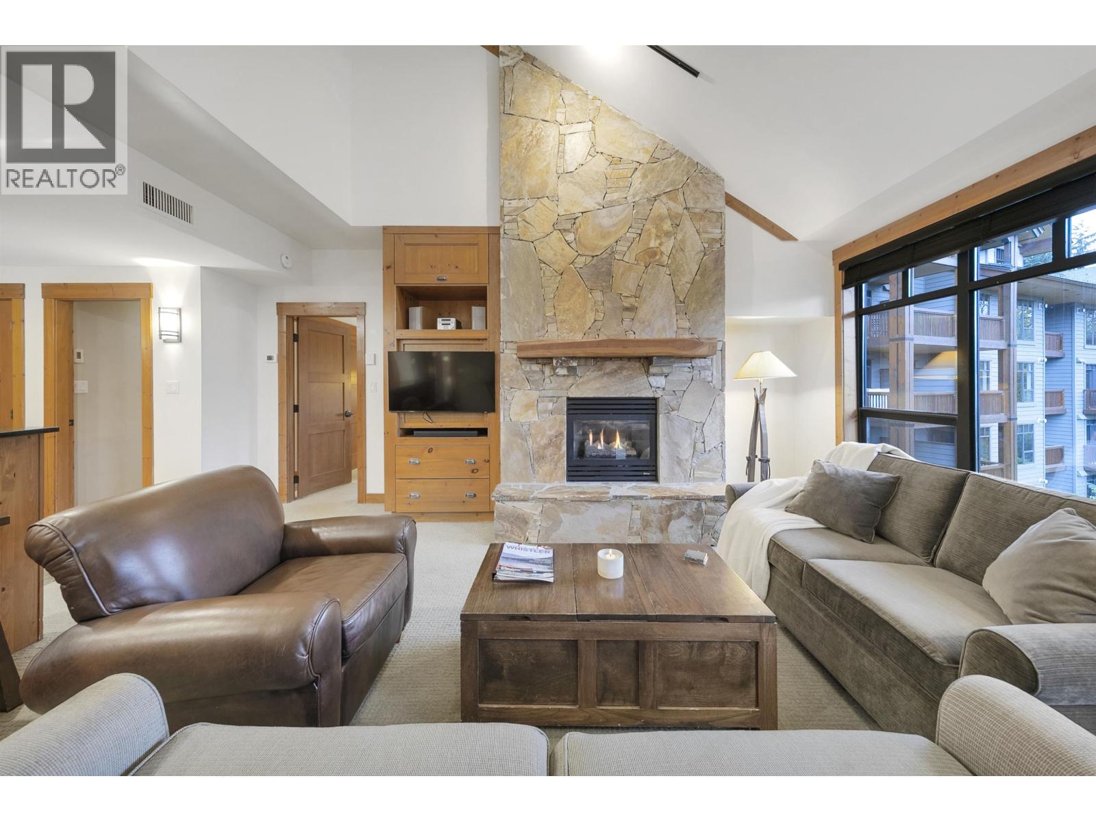 401 2202 GONDOLA WAY, Whistler