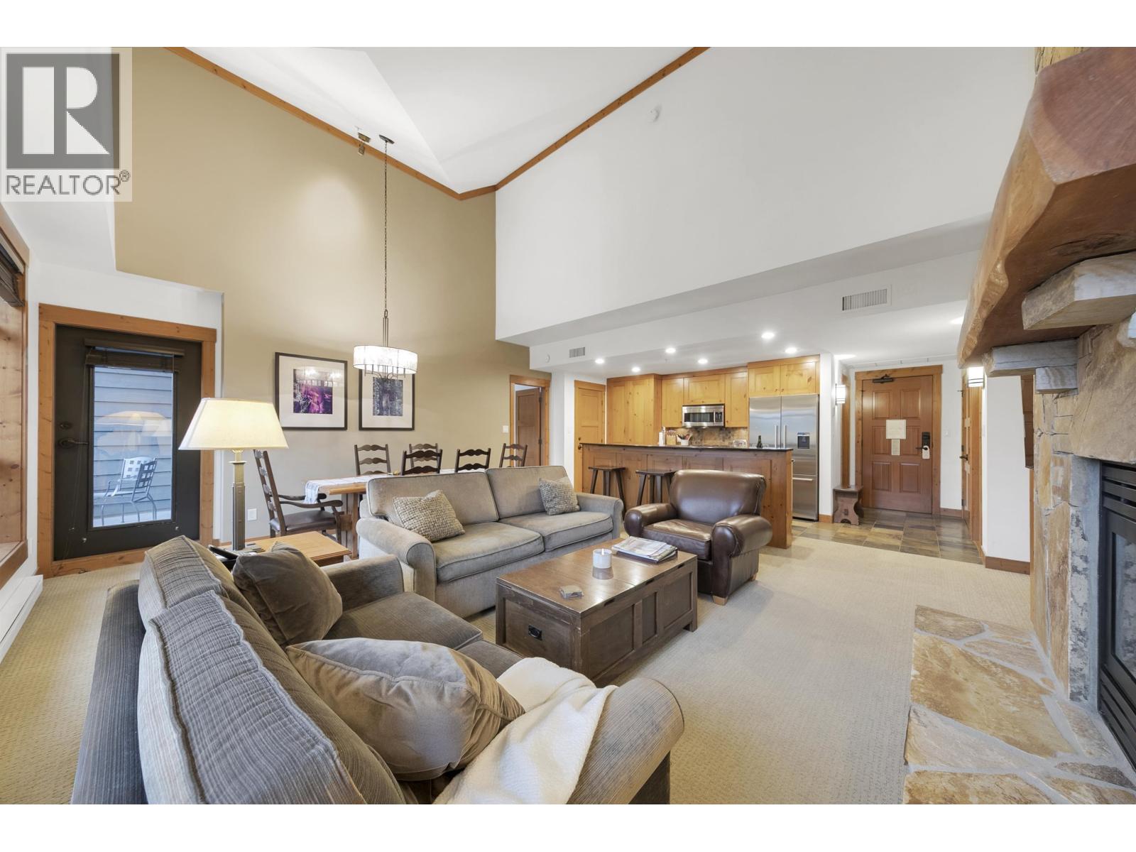 401 2202 GONDOLA WAY, Whistler