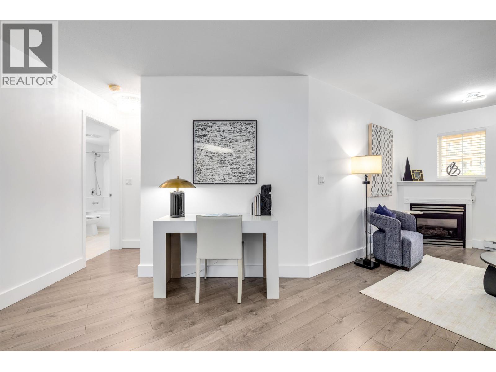 #201-1363 56 Street, Delta