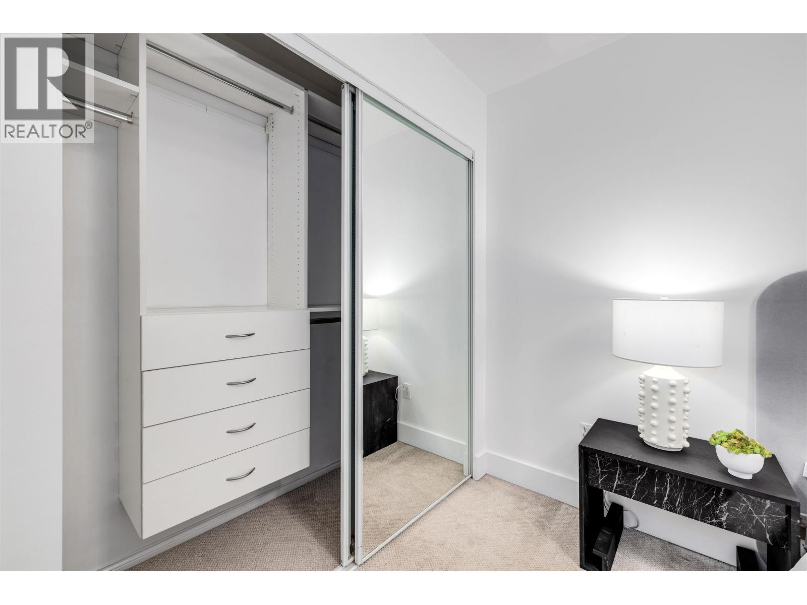 #201-1363 56 Street, Delta