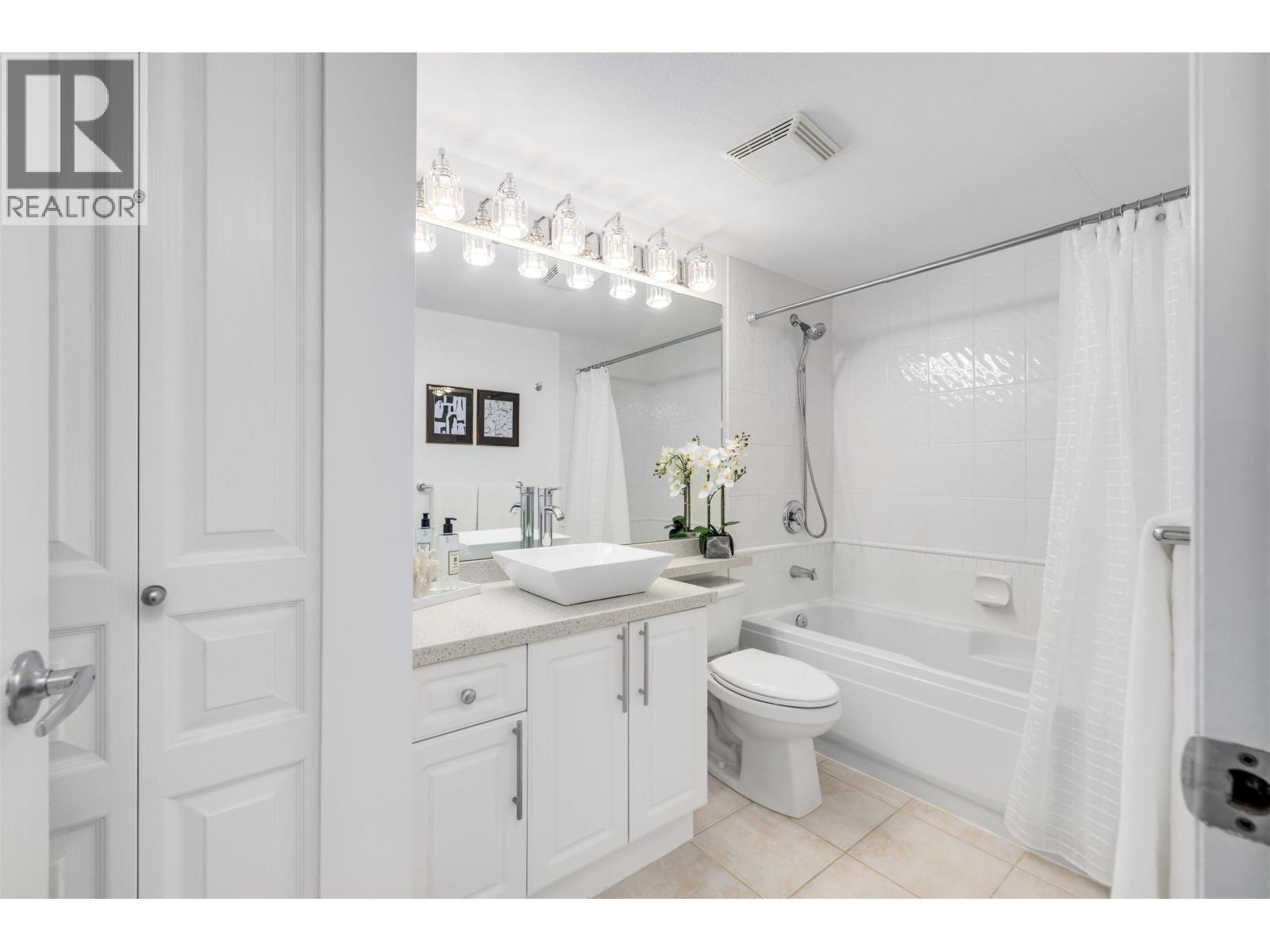 #201-1363 56 Street, Delta