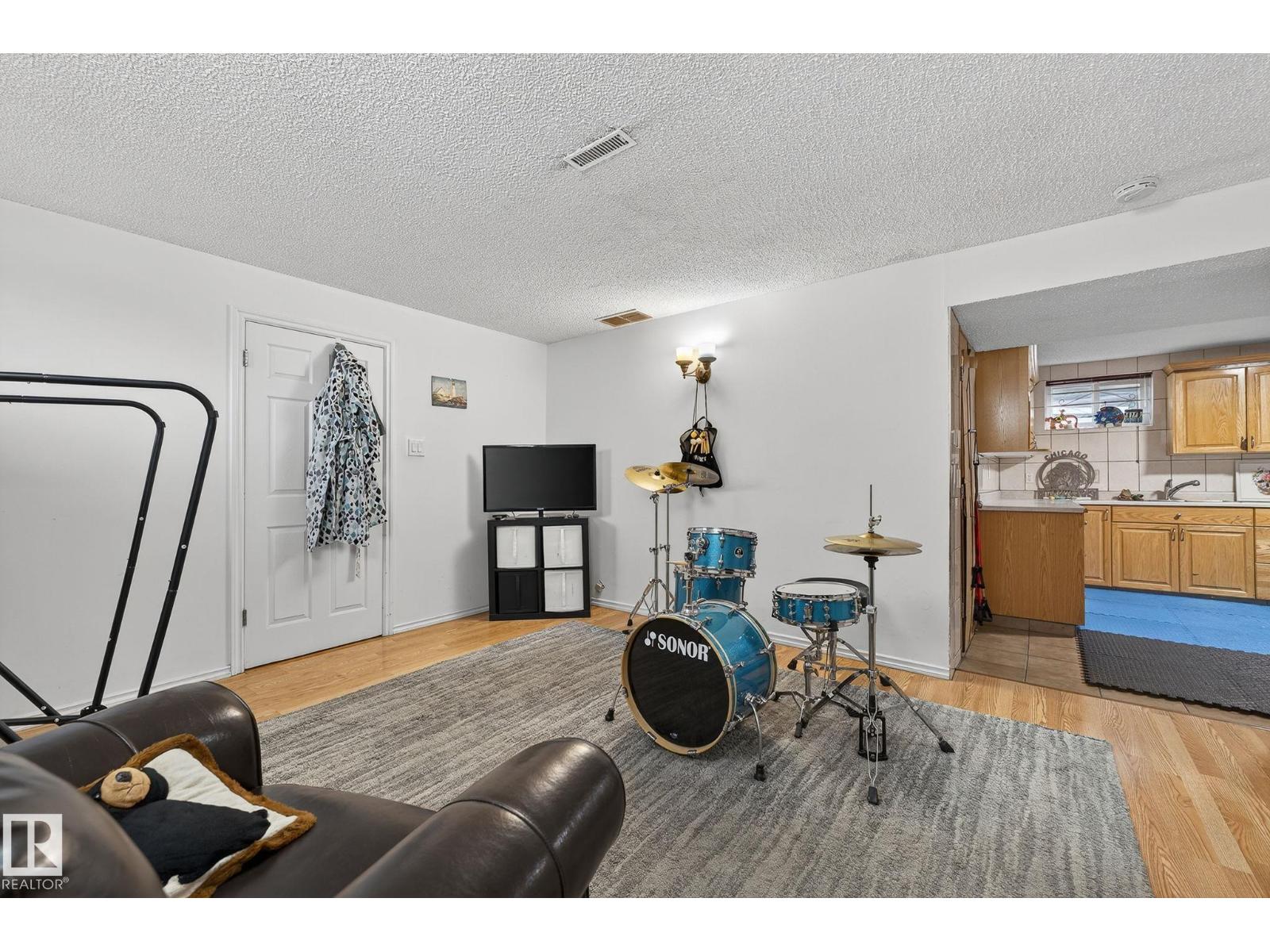 Single Family House Bungalow for Sale in   ST NW Edmonton 