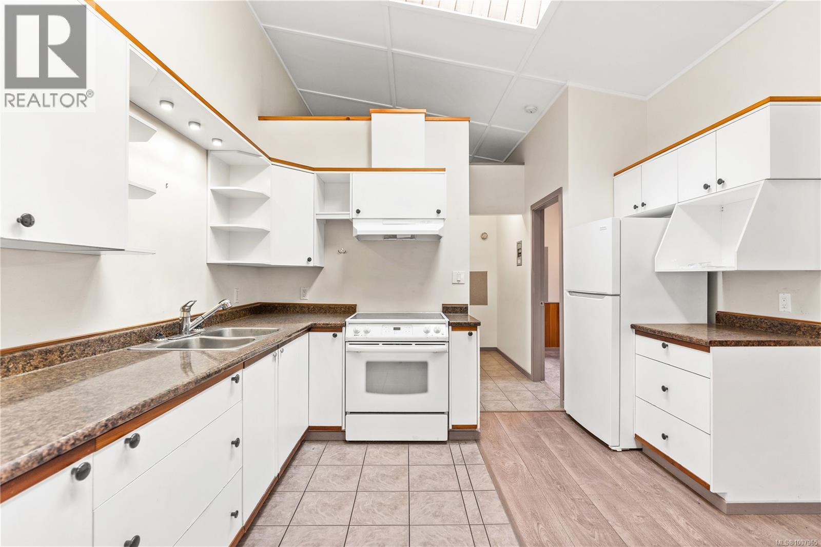 248 Suneagle Dr, Salt Spring