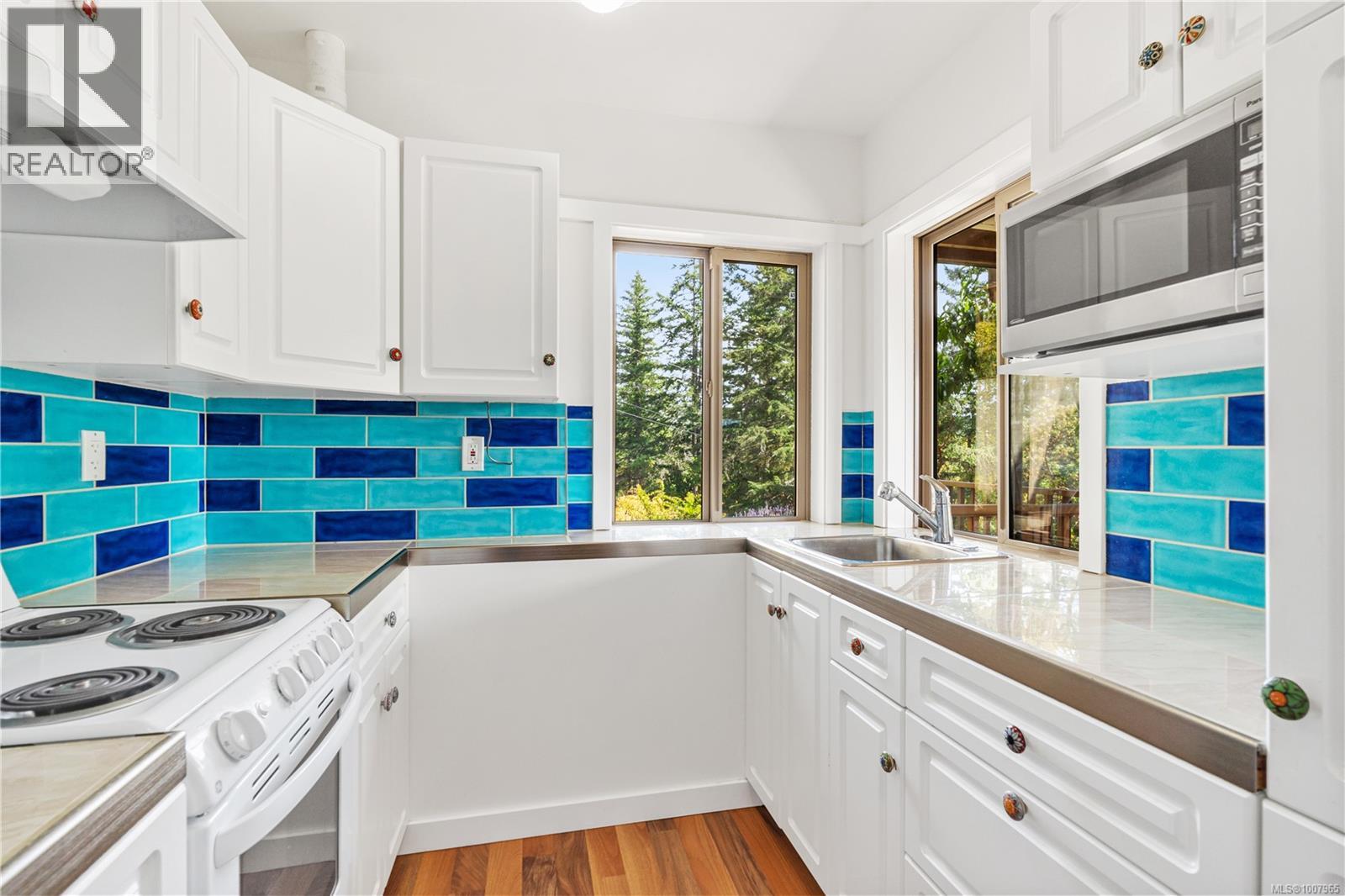 248 Suneagle Dr, Salt Spring