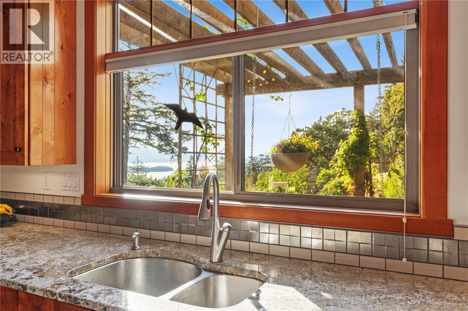 248 Suneagle Dr, Salt Spring