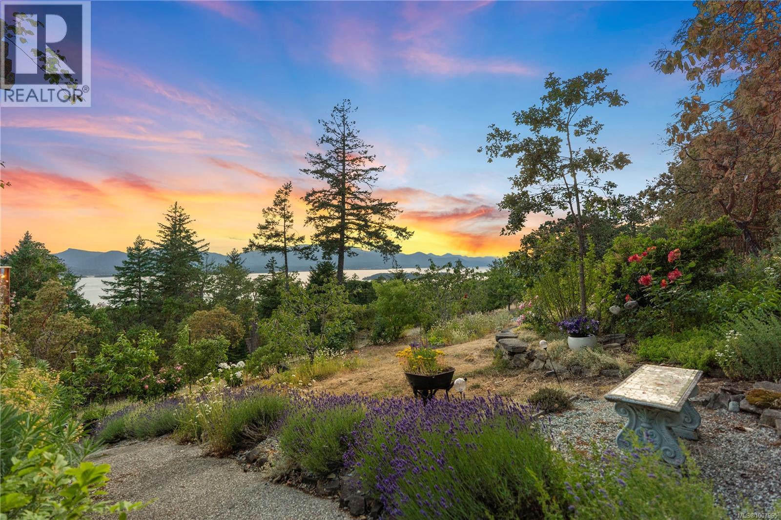 248 Suneagle Dr, Salt Spring