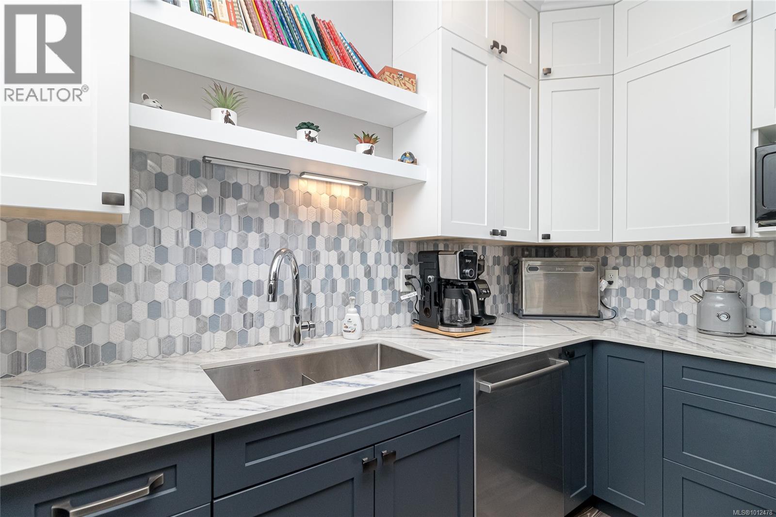 832 Pintail Pl, Langford