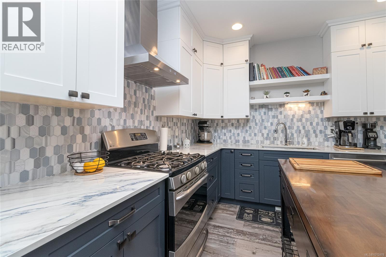 832 Pintail Pl, Langford