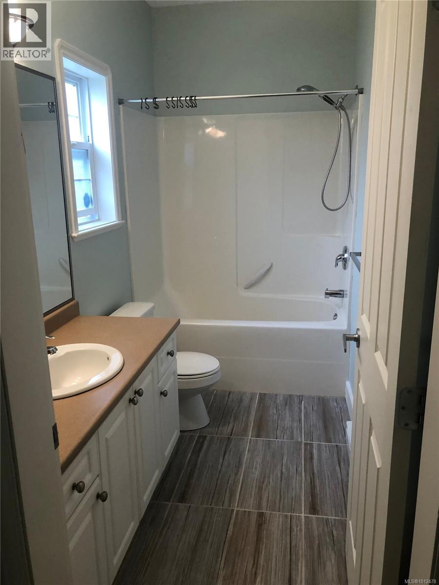 832 Pintail Pl, Langford