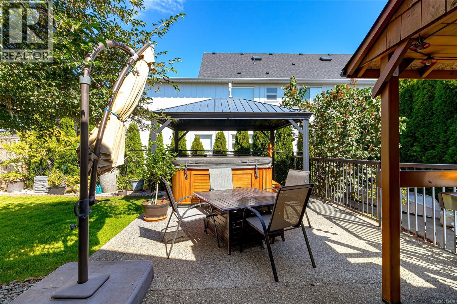 832 Pintail Pl, Langford