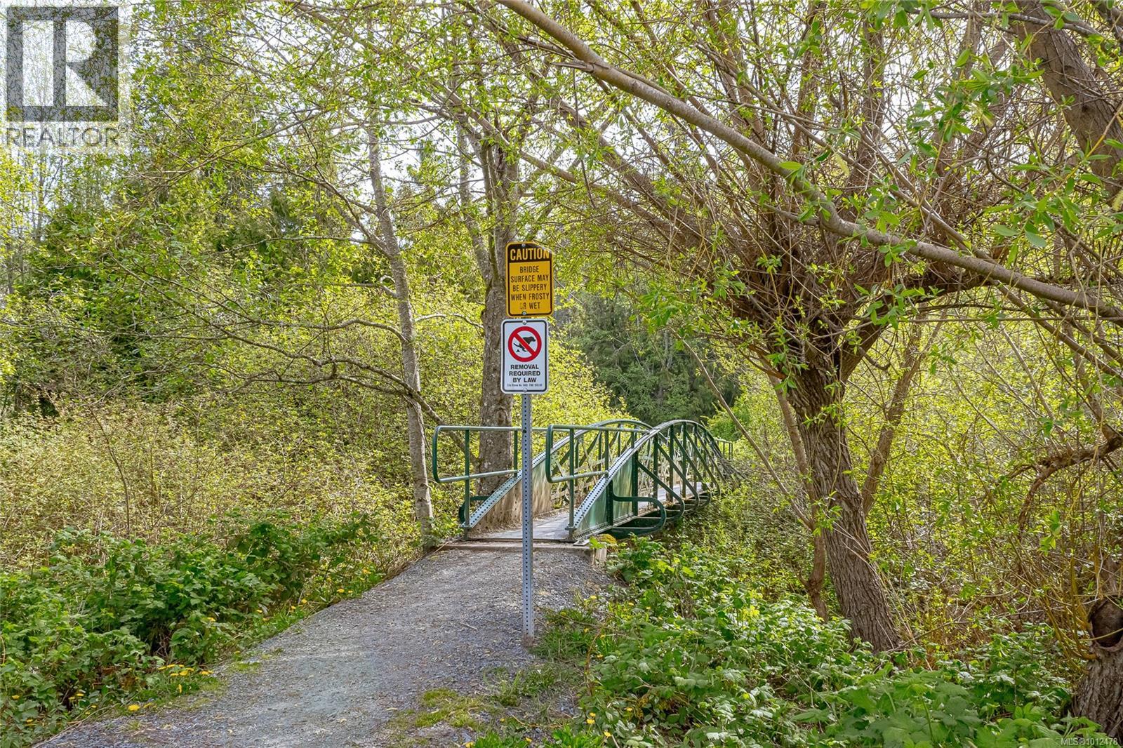 832 Pintail Pl, Langford