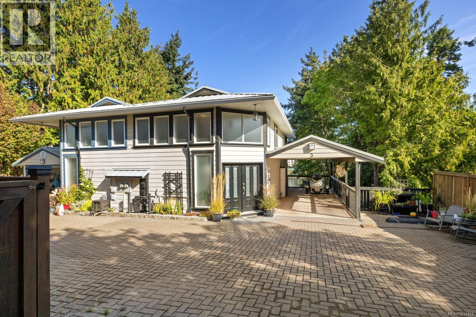 1004 DeCosta Pl, Esquimalt - Exteriors - Drone/Aerial View - Photo 2