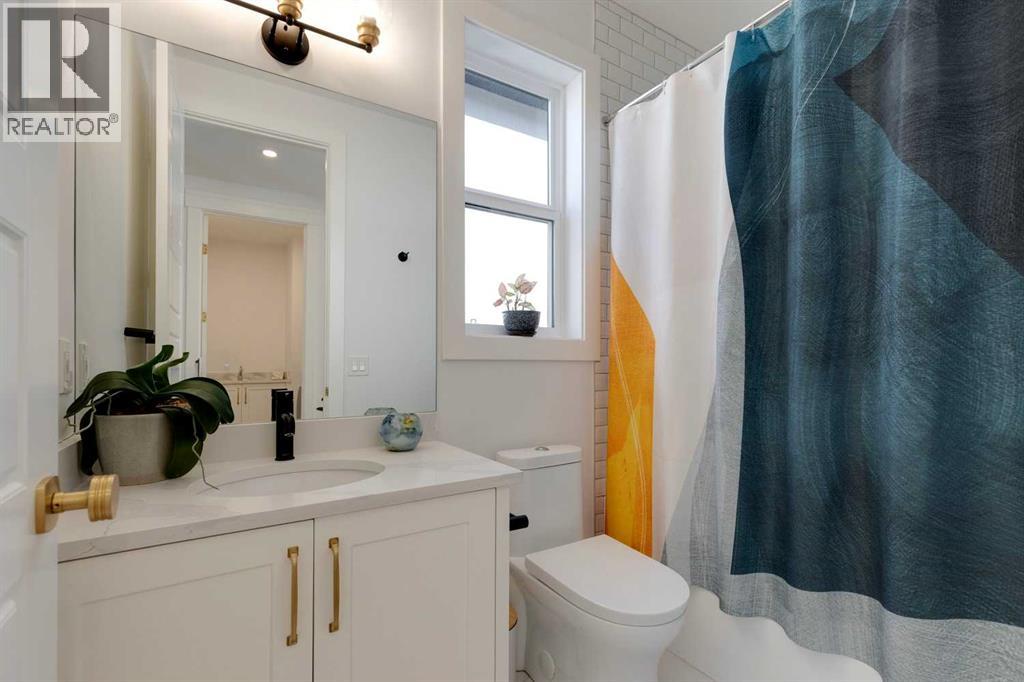 Single Family House for Sale in   Avenue NW West Hillhurst Calgary 