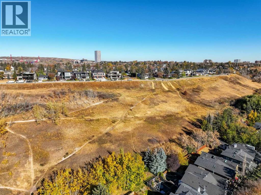 Single Family House for Sale in   Avenue NW West Hillhurst Calgary 